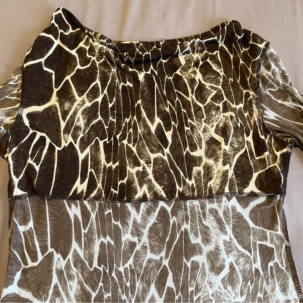 Peak &‎ Peak Giraffe Print Blouse – Size Medium - Picture 7 of 10